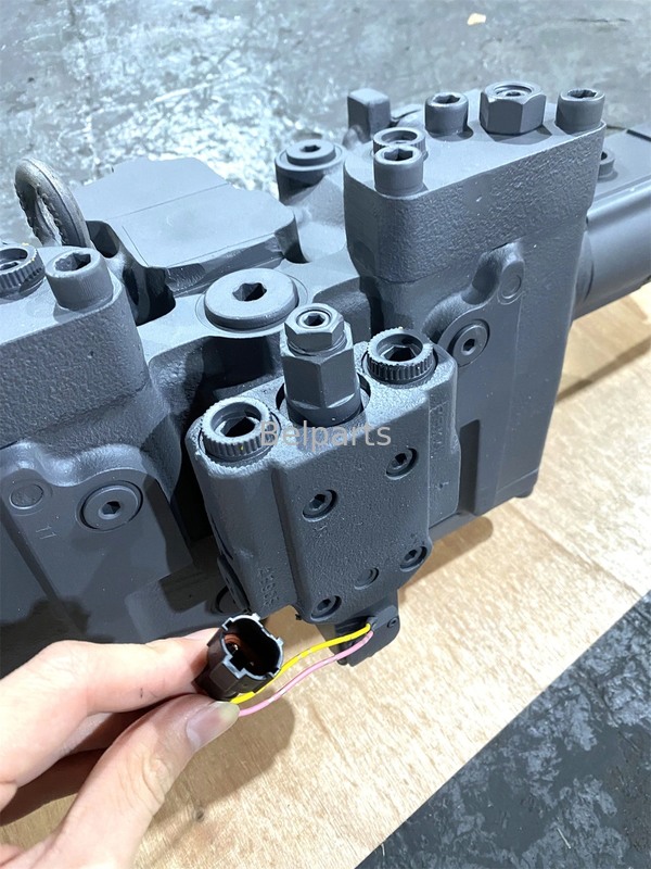 Bomba hidráulica principal para JS110 JS130 JS150LC JS130W JS150W JCB piezas de repuesto de excavadora KNJ1025 KLJ0493 KLJ0001 JLJ0231 20640-44020 KYB KAYABA PSV2-60T Punto de conexión original de la bomba de pistón axial